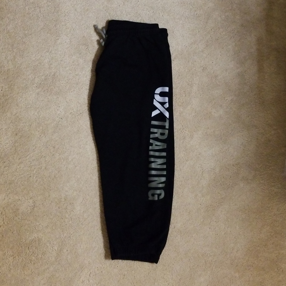 NWOT Umbro cropped jogger sweatpants, Medium.